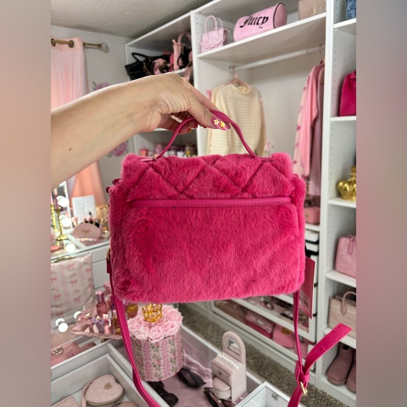 Juicy Couture Lets Get Cozy Crossbody Pink Flash Quilted Handbag - Picture 4 of 6